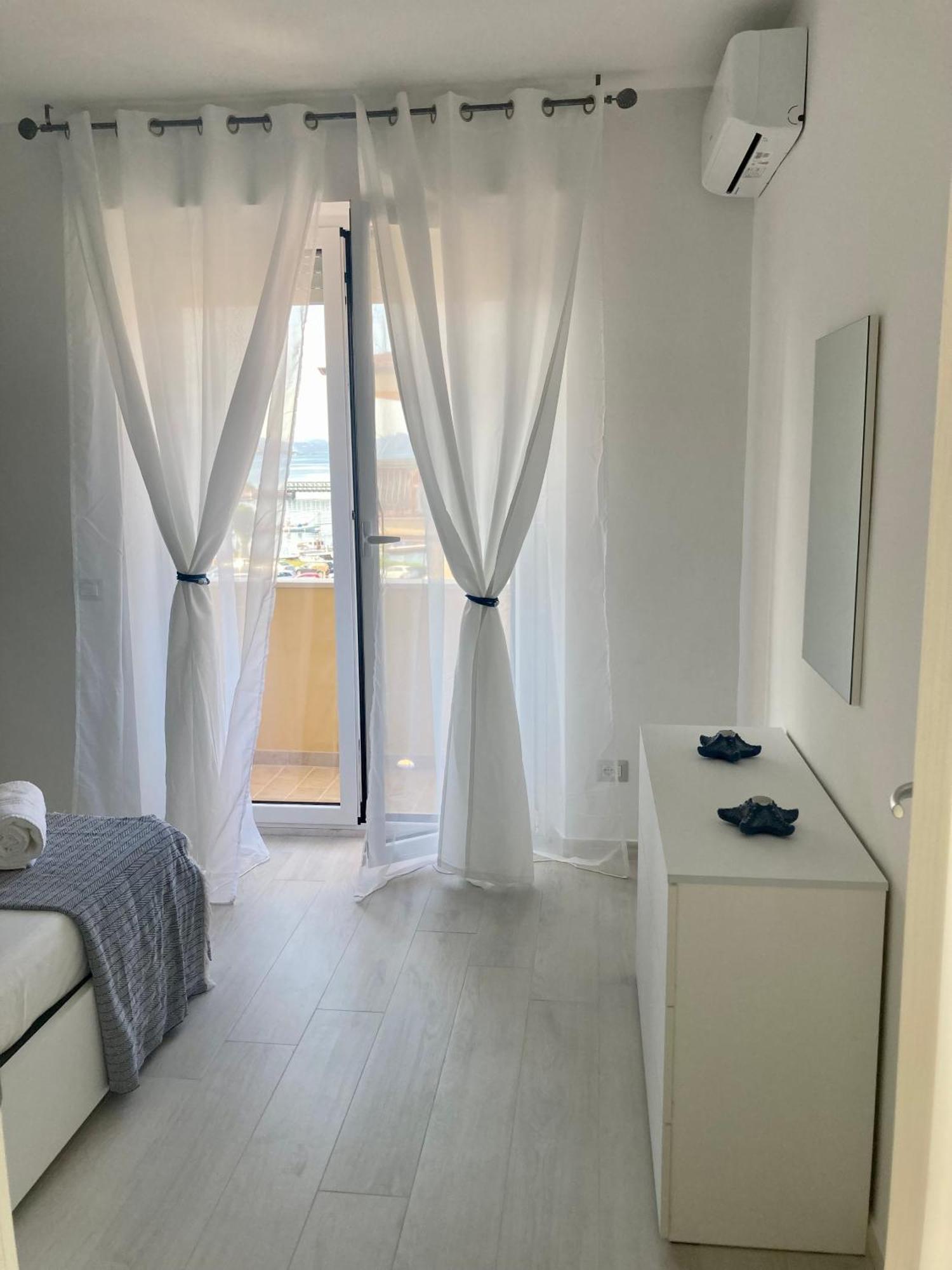 Appartamento Tizzy La Maddalena  Dış mekan fotoğraf